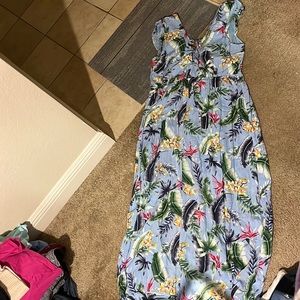 Beautiful Hawaiian floral dress